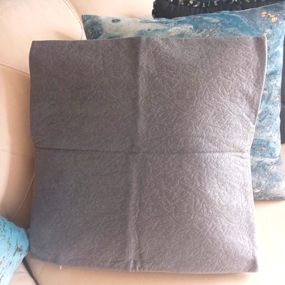 Home Accent Decorative Square Gray Throw Pillow Cushion Covers, NWOT Set of 2 - Picture 10 of 11